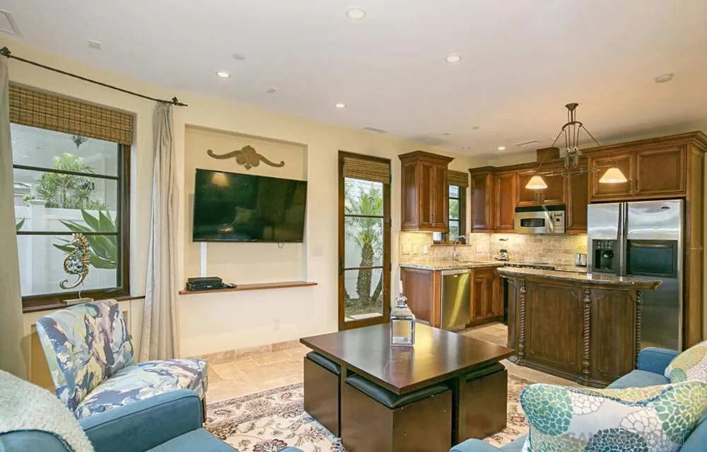 1150 Pine St Coronado, CA 92118