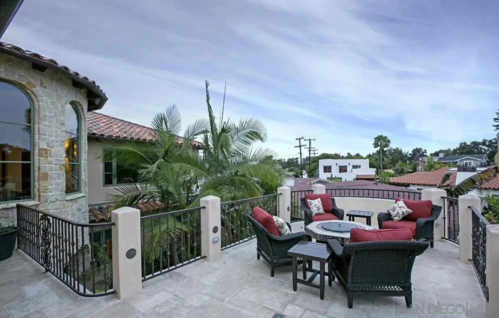 1150 Pine St Coronado, CA 92118