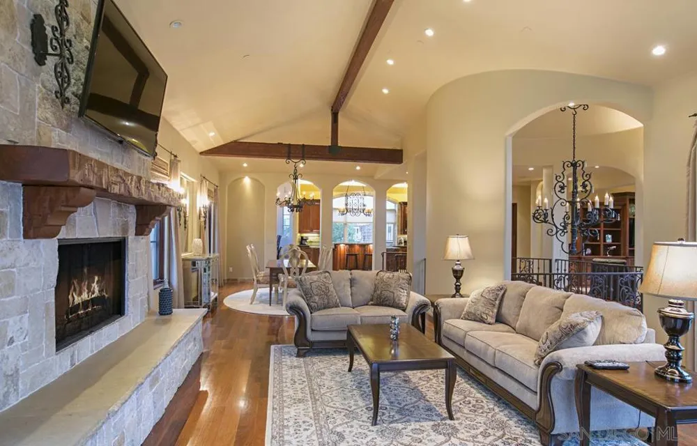 1150 Pine St Coronado, CA 92118