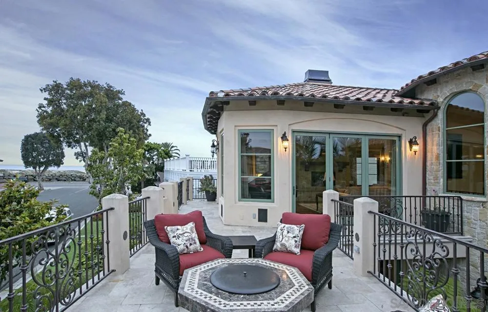 1150 Pine St Coronado, CA 92118