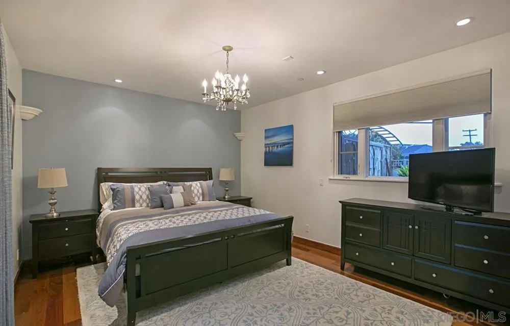 1150 Pine St Coronado, CA 92118