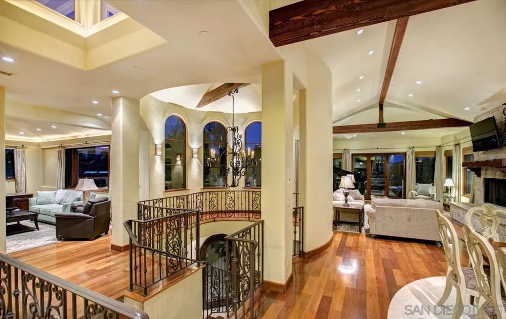1150 Pine St Coronado, CA 92118