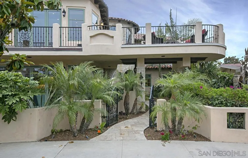 1150 Pine St Coronado, CA 92118
