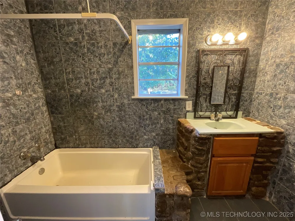 10250 E 580 Kansas, OK 74347