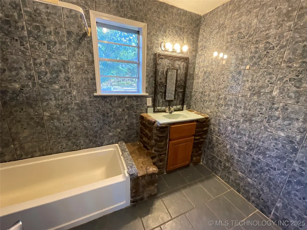 10250 E 580 Kansas, OK 74347