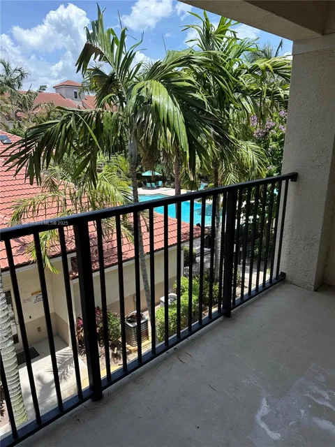 5840 W Sample Rd #306