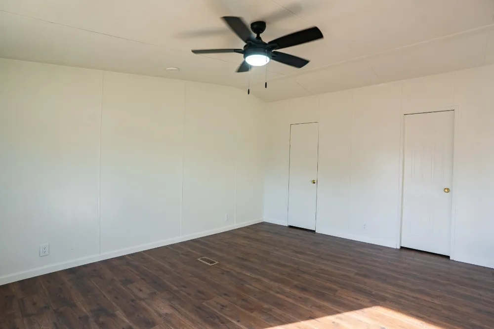 404 S Mill Street Flatonia, TX 78941