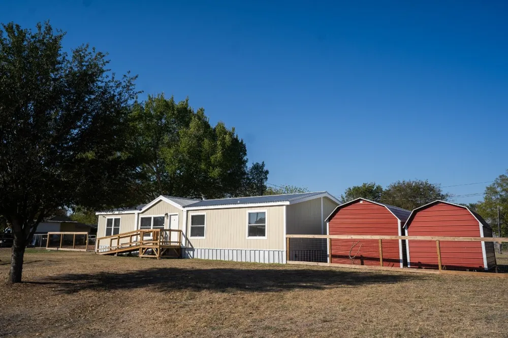404 S Mill Street Flatonia, TX 78941