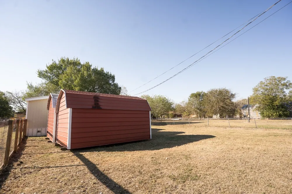 404 S Mill Street Flatonia, TX 78941