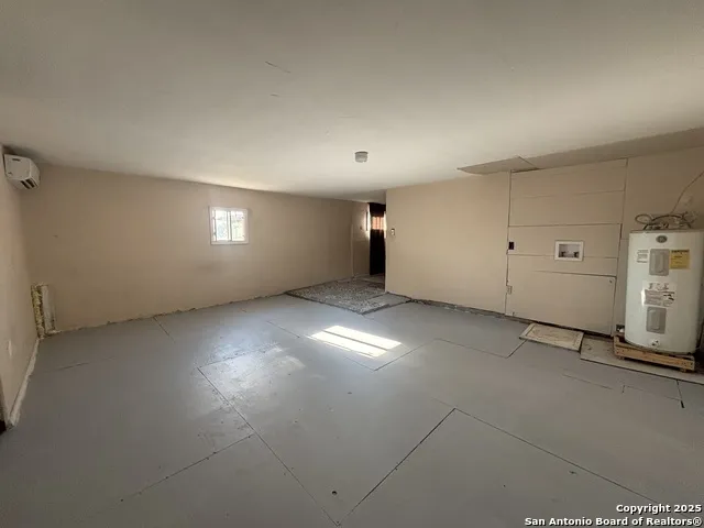 1817 1/2 Lincoln St Laredo, TX 78040