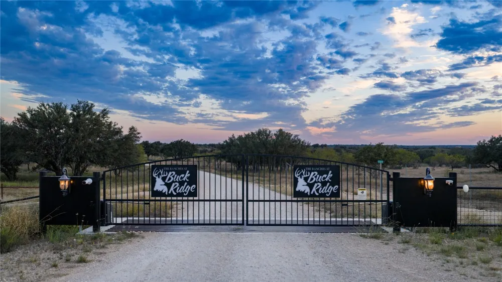 8500 Buck Ridge Drive Brady, TX 76858