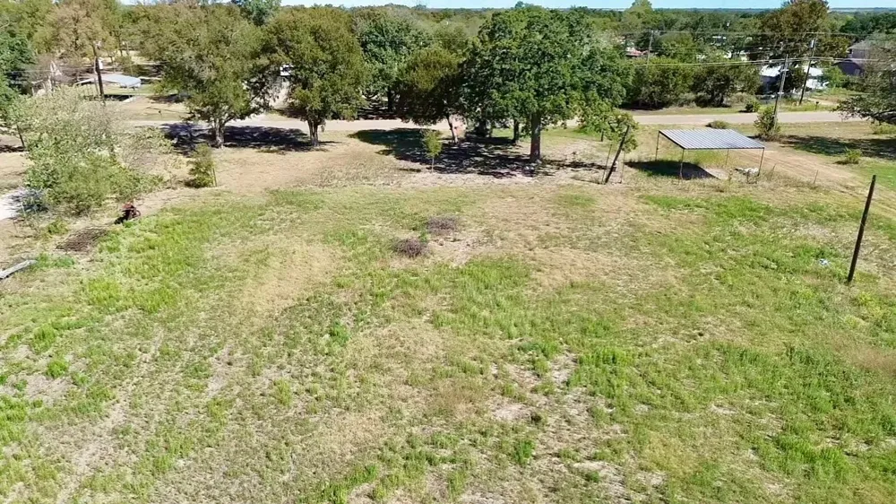 194 S 5th Street Axtell, TX 76624