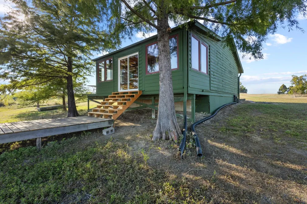 300 County Road 27100 Honey Grove, TX 75446