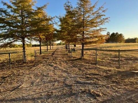300 County Road 27100