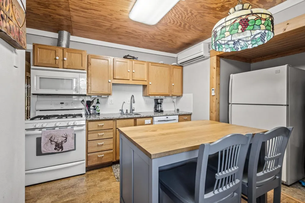 300 County Road 27100 Honey Grove, TX 75446