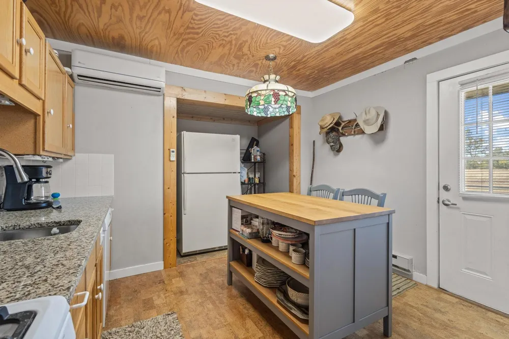 300 County Road 27100 Honey Grove, TX 75446