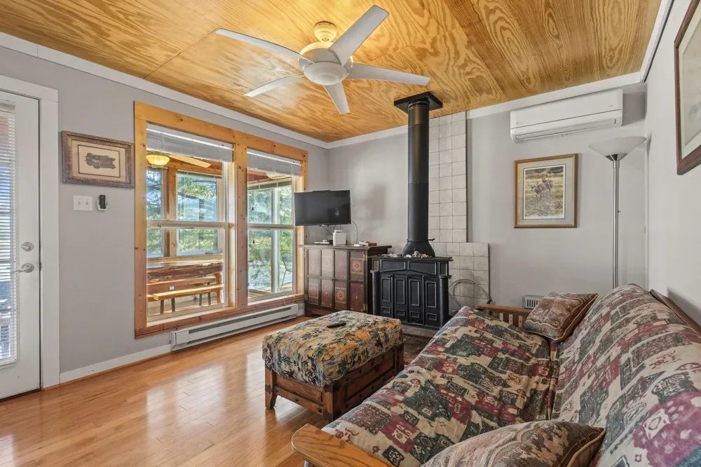 300 County Road 27100 Honey Grove, TX 75446