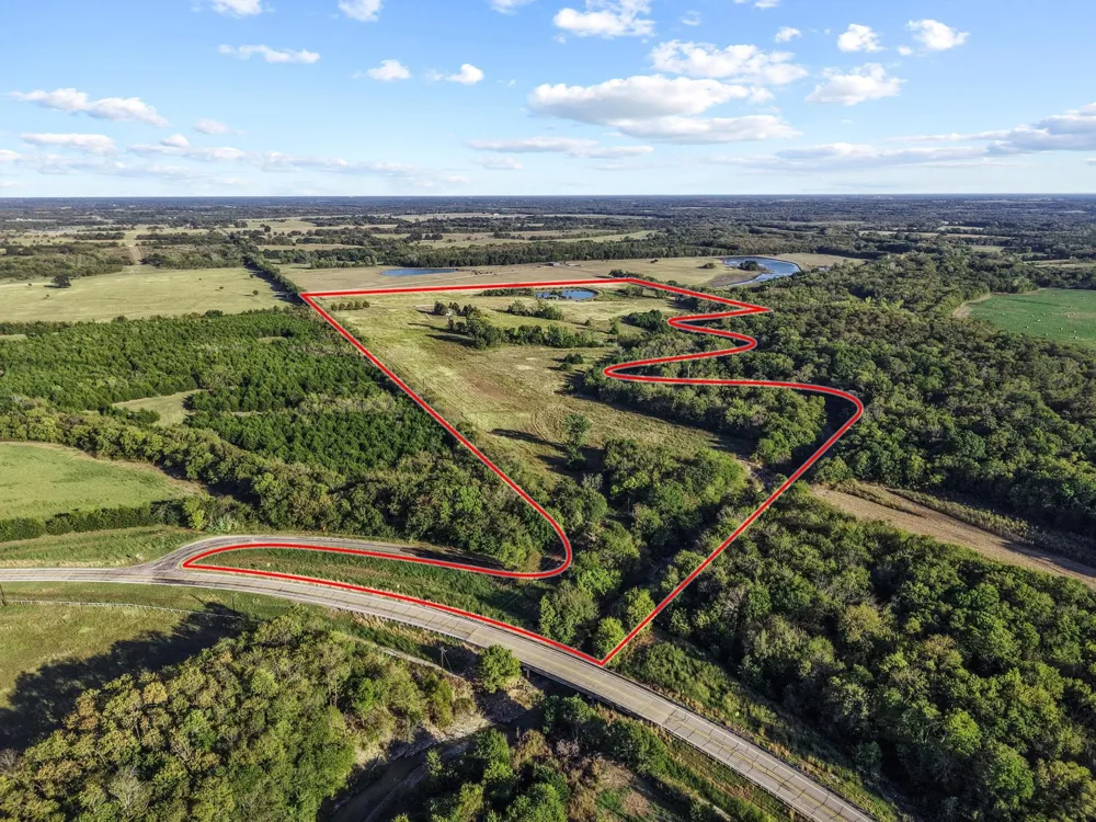 300 County Road 27100 Honey Grove, TX 75446