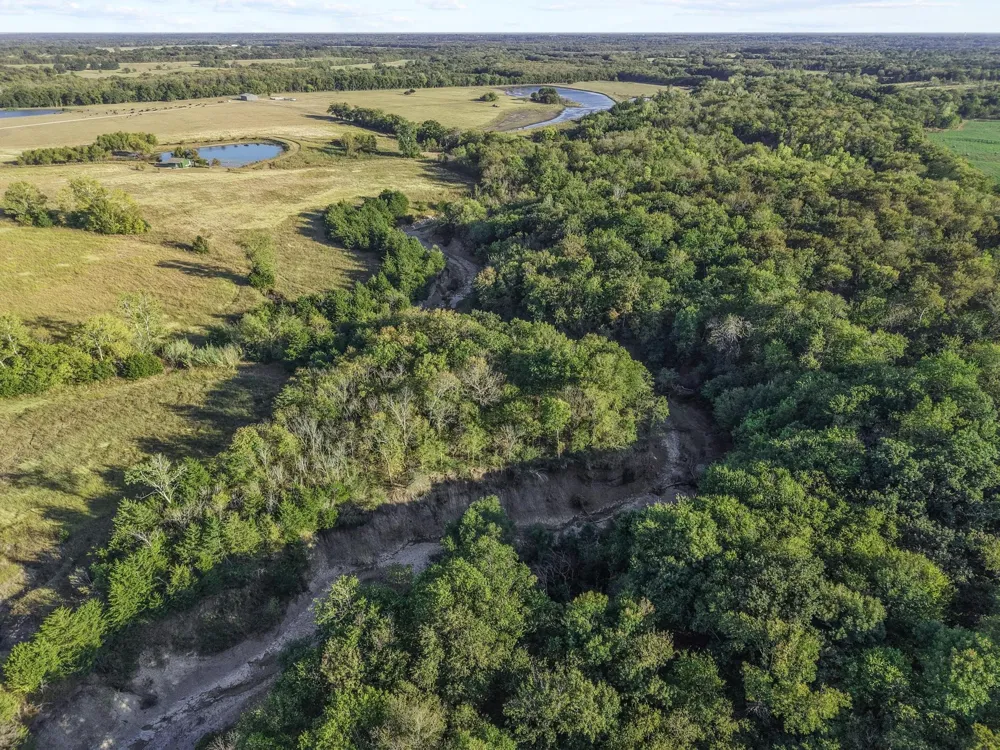 300 County Road 27100 Honey Grove, TX 75446