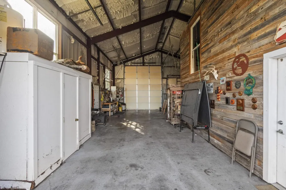 300 County Road 27100 Honey Grove, TX 75446
