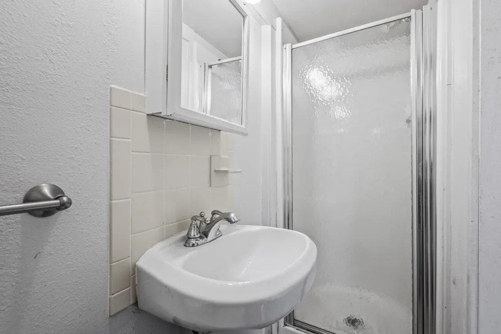 300 County Road 27100 Honey Grove, TX 75446