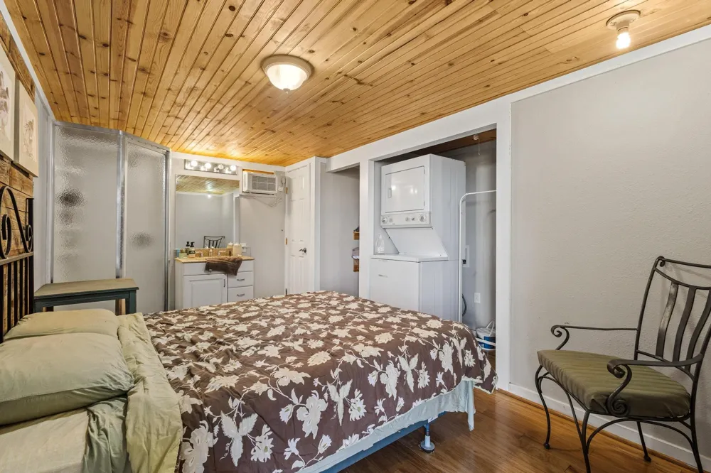 300 County Road 27100 Honey Grove, TX 75446