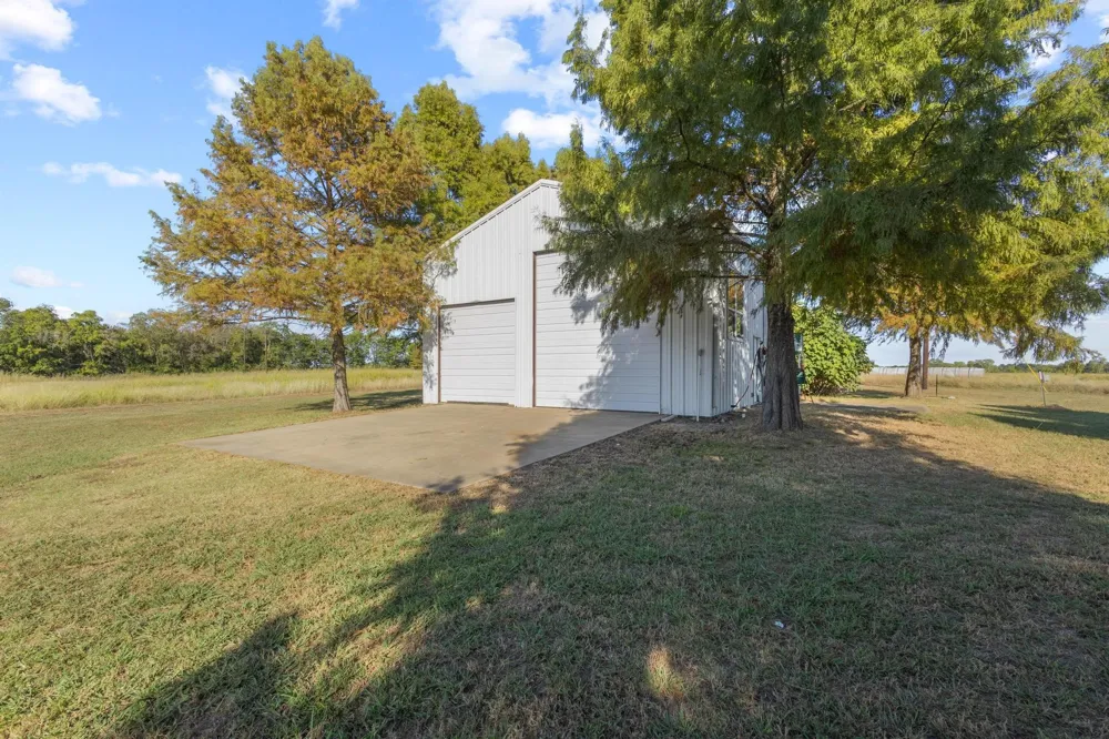 300 County Road 27100 Honey Grove, TX 75446
