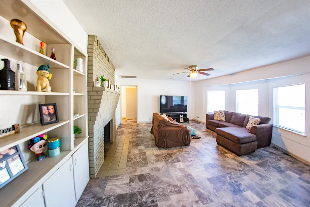 630 Faucett Street Blossom, TX 75416