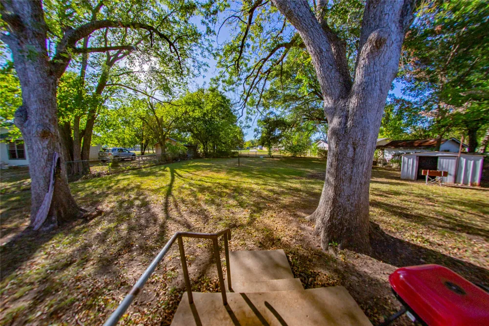 630 Faucett Street Blossom, TX 75416