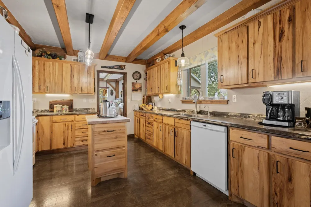 312 County Road 2100 Detroit, TX 75436