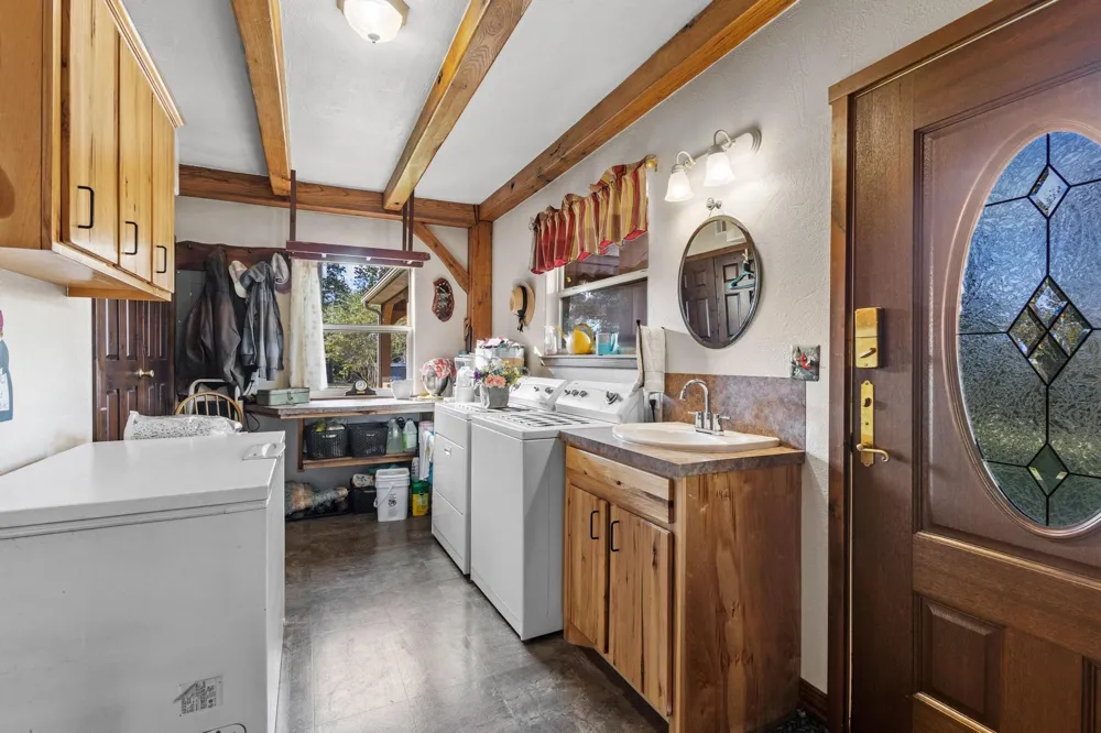 312 County Road 2100 Detroit, TX 75436