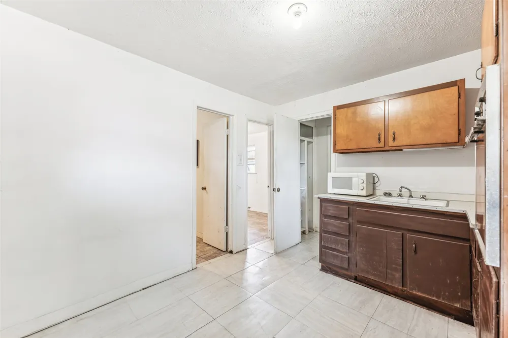 3055 Midway Road Grapevine, TX 76092