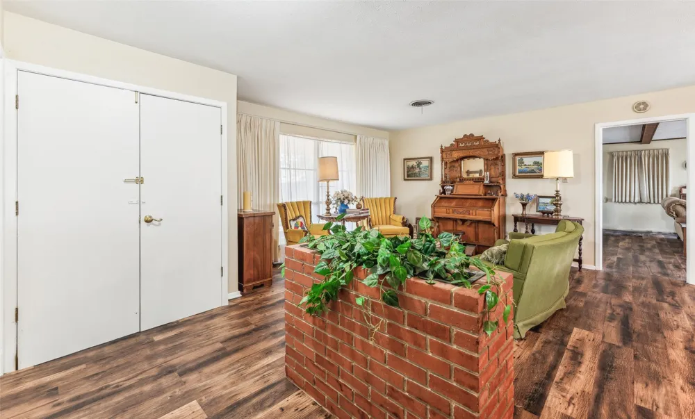 3055 Midway Road Grapevine, TX 76092