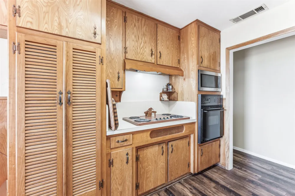 3055 Midway Road Grapevine, TX 76092