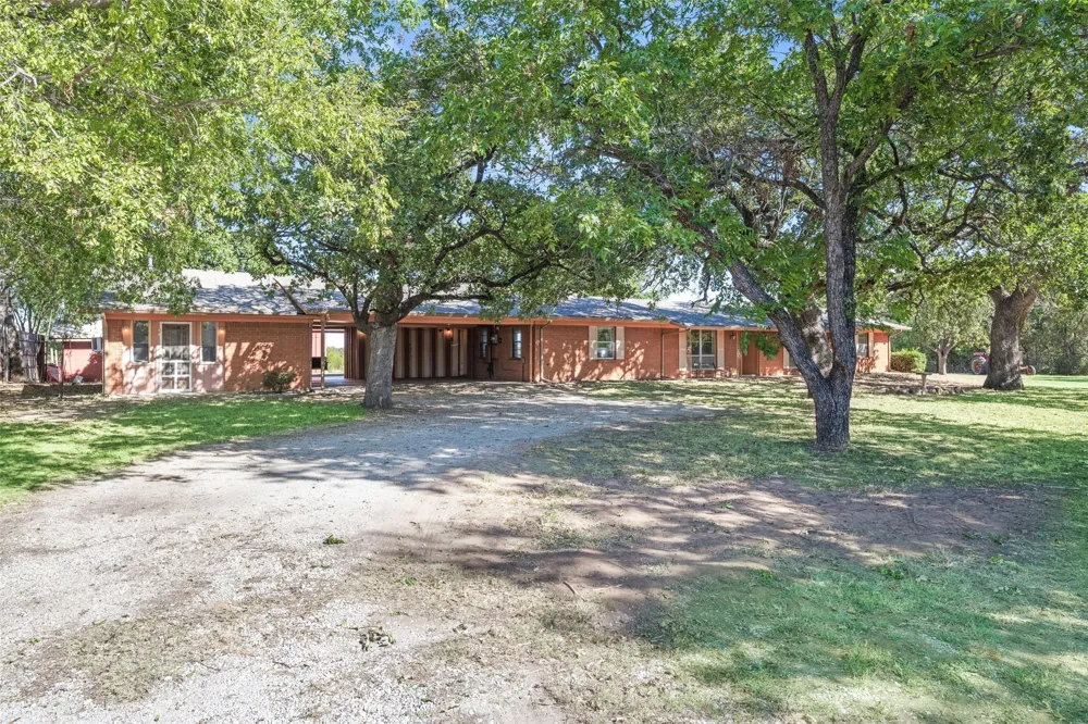 3055 Midway Road Grapevine, TX 76092