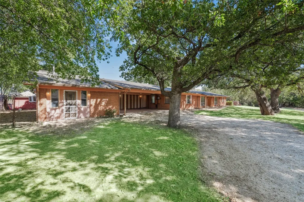 3055 Midway Road Grapevine, TX 76092