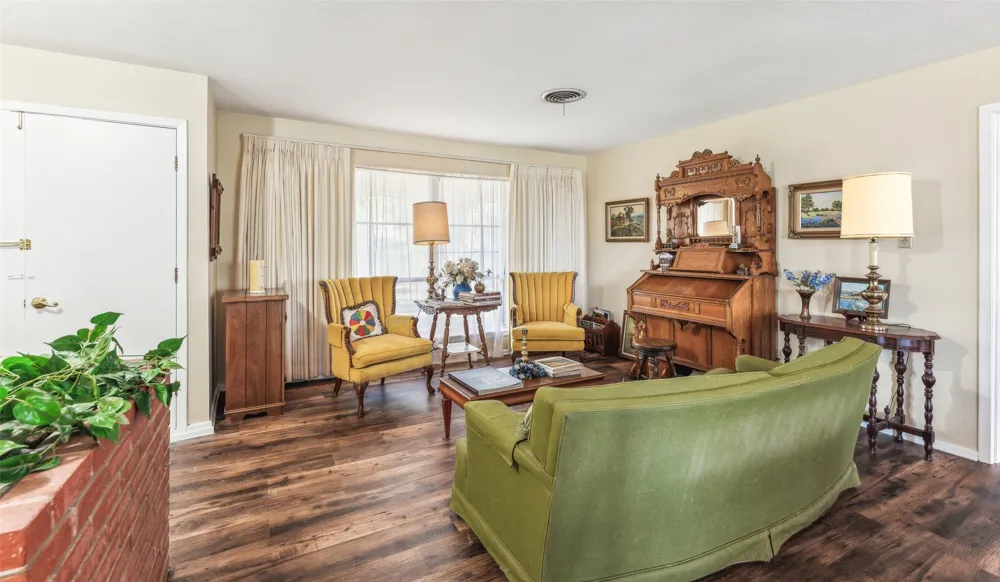 3055 Midway Road Grapevine, TX 76092