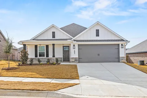 102 Maverick Trail