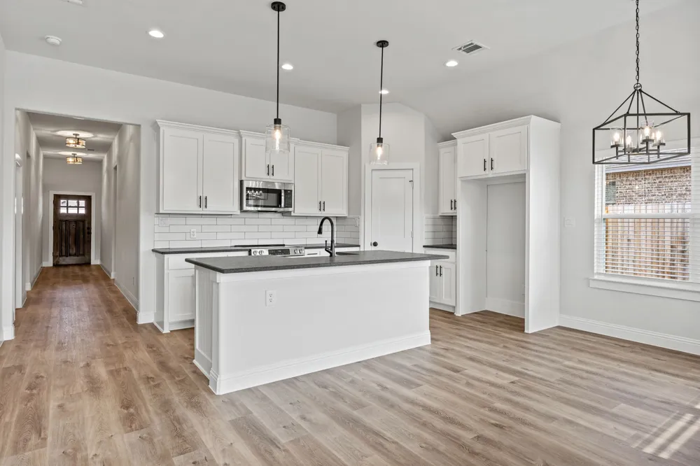 102 Maverick Trail Valley View, TX 76272
