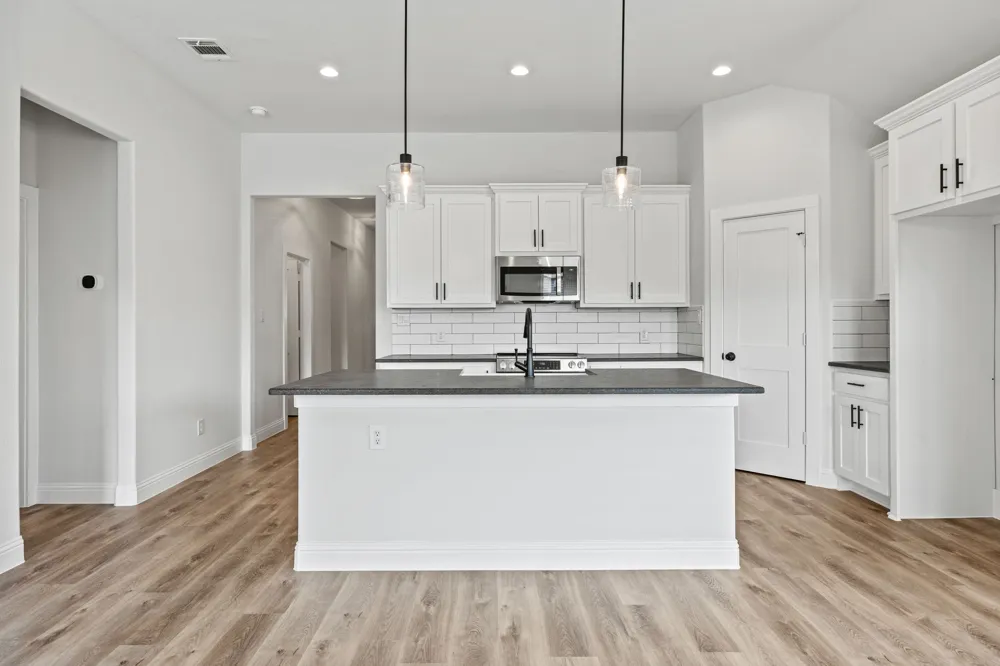 102 Maverick Trail Valley View, TX 76272