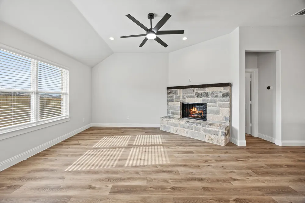 102 Maverick Trail Valley View, TX 76272