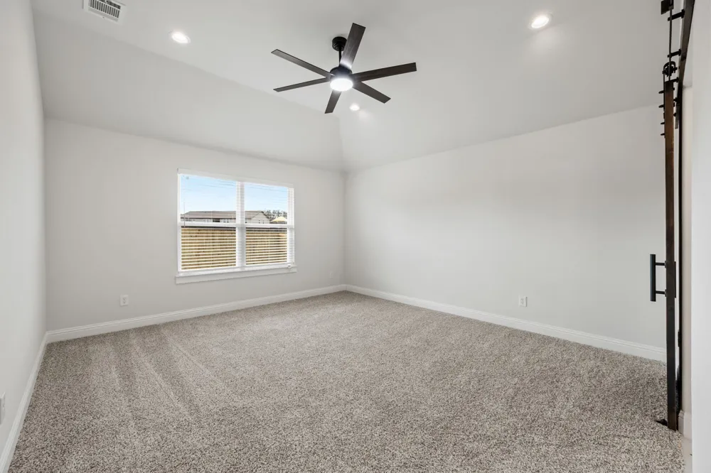 102 Maverick Trail Valley View, TX 76272