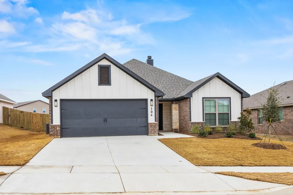 104 Maverick Trail Valley View, TX 76272