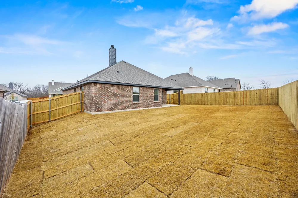 104 Maverick Trail Valley View, TX 76272