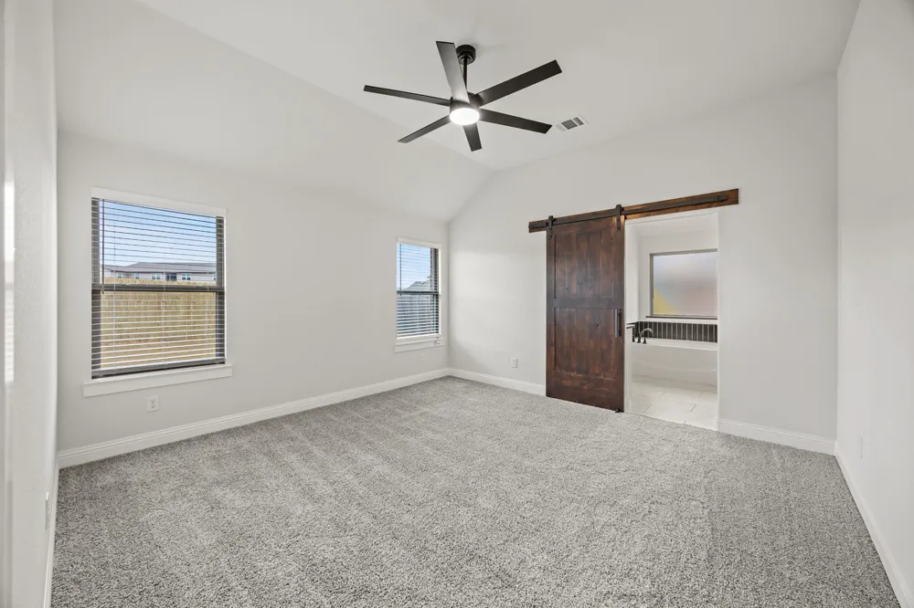 104 Maverick Trail Valley View, TX 76272