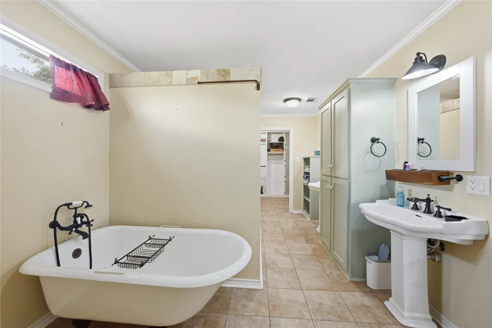 12985 County Road 4331 Larue, TX 75770