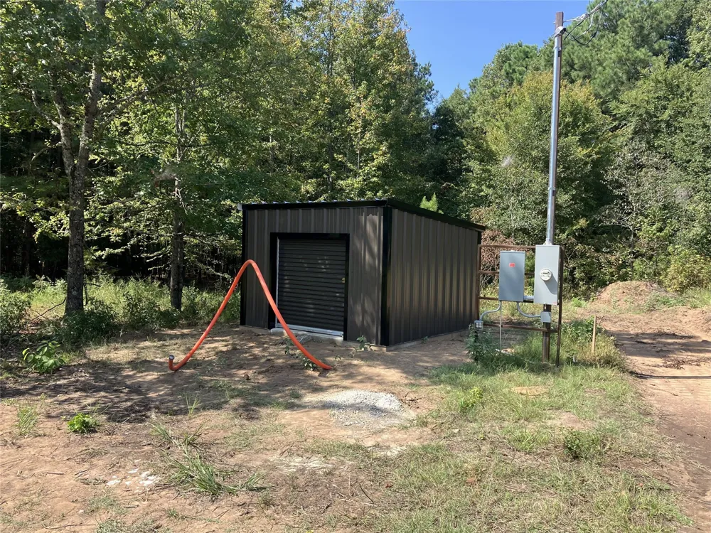75 County Road 2115 Bagwell, TX 75412