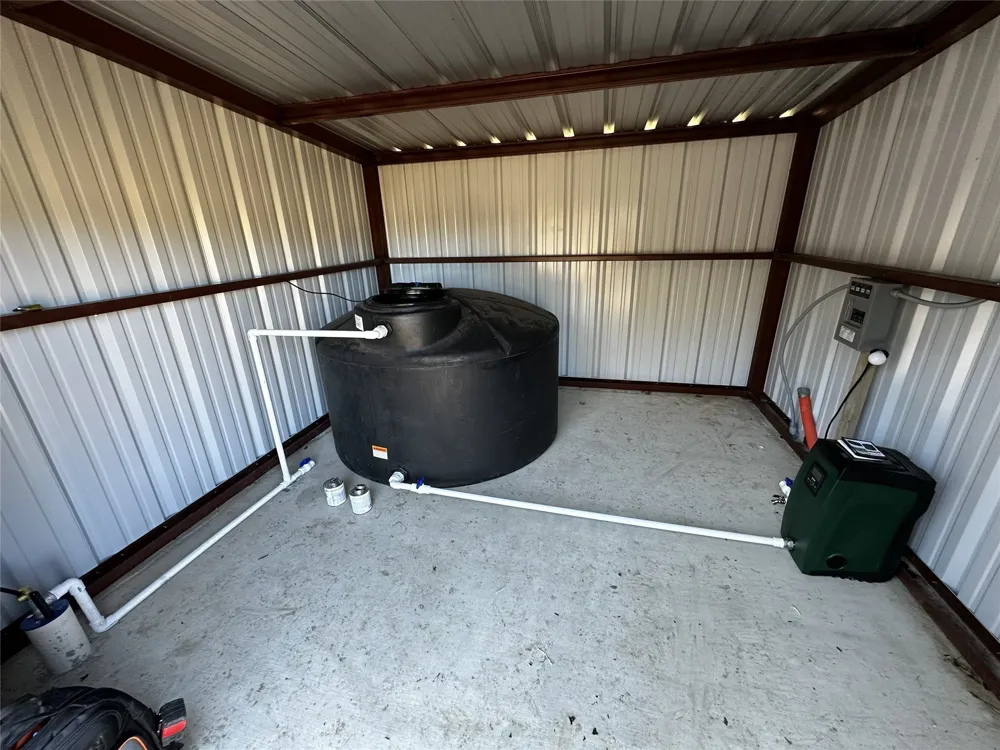 75 County Road 2115 Bagwell, TX 75412