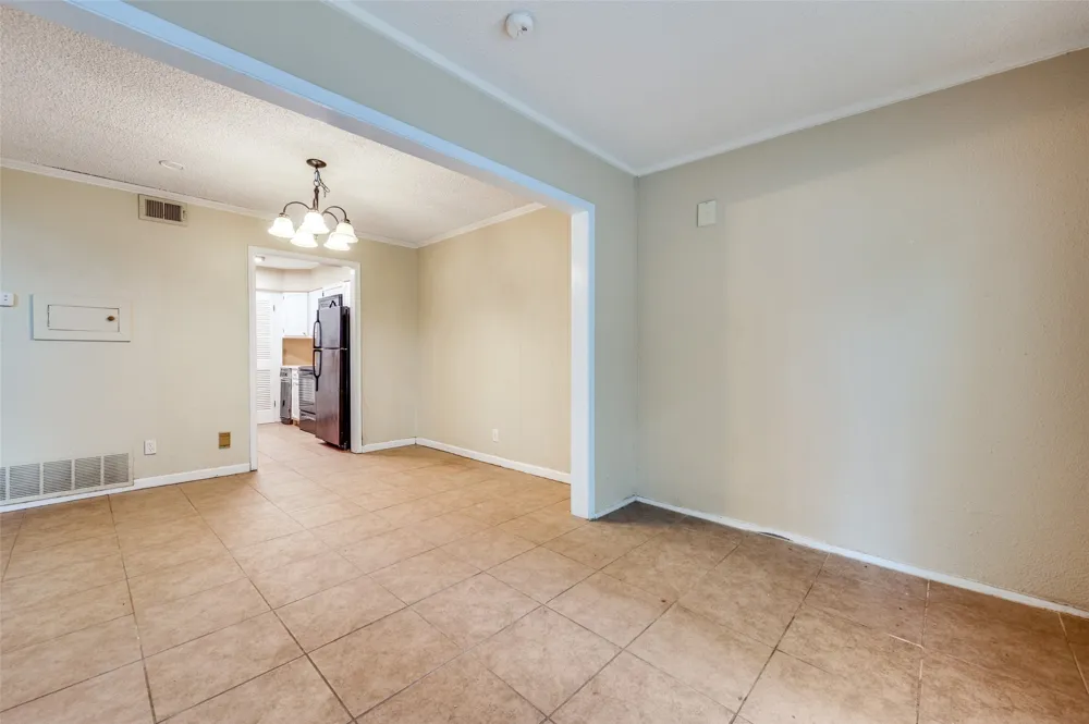 412 Hollyhill Lane Denton, TX 76205