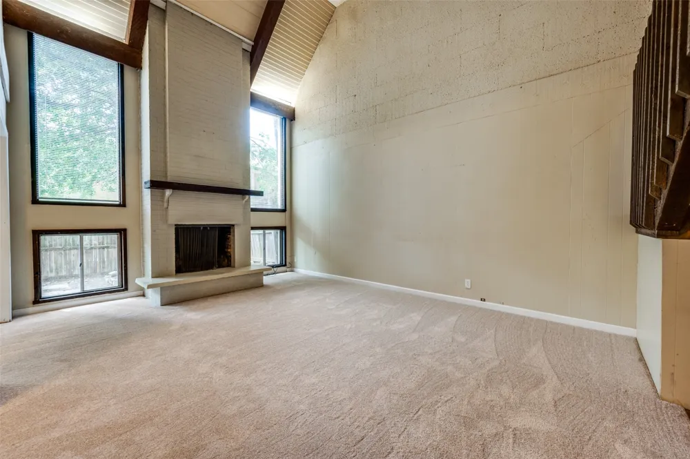 412 Hollyhill Lane Denton, TX 76205